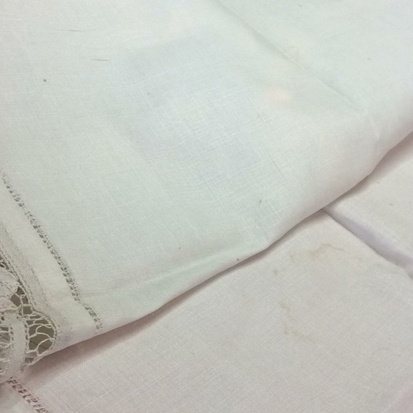 FINAL SALE PRICE Vintage Mantle Scarf & Embroidered T Cloth - Picture 11 of 11